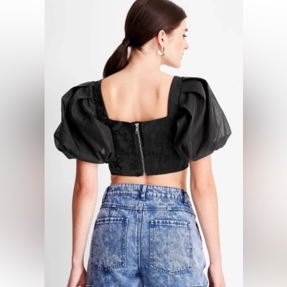 Future Collective Black Cropped Puff Sleeve Zipper Back Top Size 2 NWOT - Picture 2 of 8